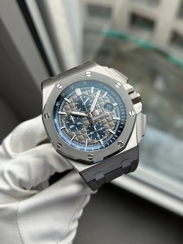 Audemars Piguet Royal Oak Offshore Chronograph extract from the archives, image 1 Audemars Piguet Royal Oak Offshore Chronograph extract from the archives, image 1